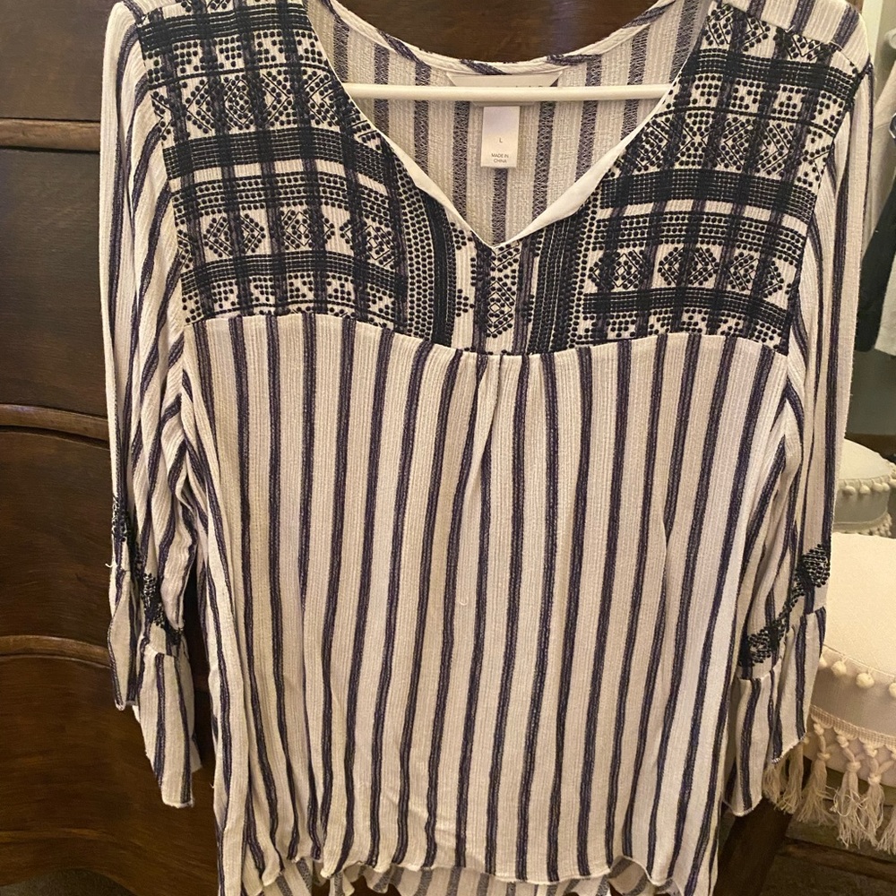Navy blue and white blouse